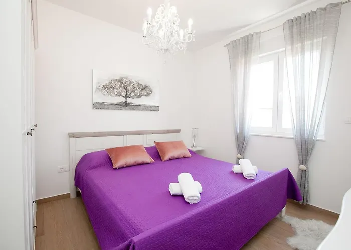 Luxury Eva *